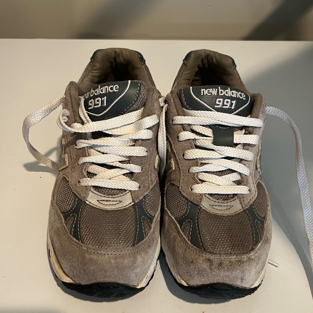 Child size 4.5 New Balance 991 running athletic shoes sneakers